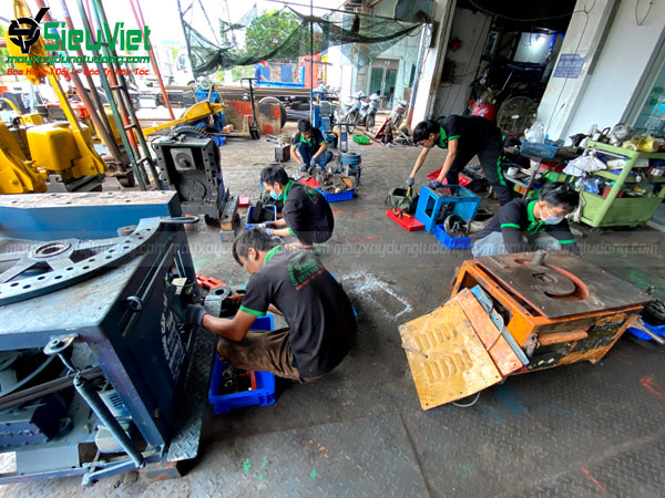 Hoạt động đai tu máy gia công sắt tại Siêu Việt
