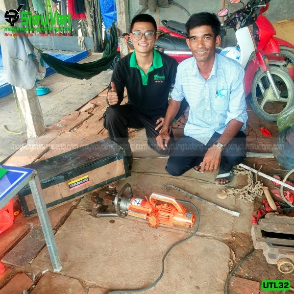 Siêu Việt bàn giao máy uốn cầm tay cũ tại công trình cho khách