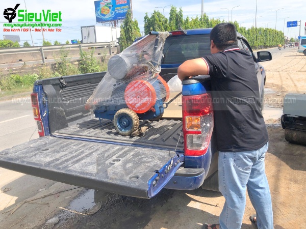 Siêu Việt bàn giao máy cắt bánh xe BX25 cho khách sau khi sửa